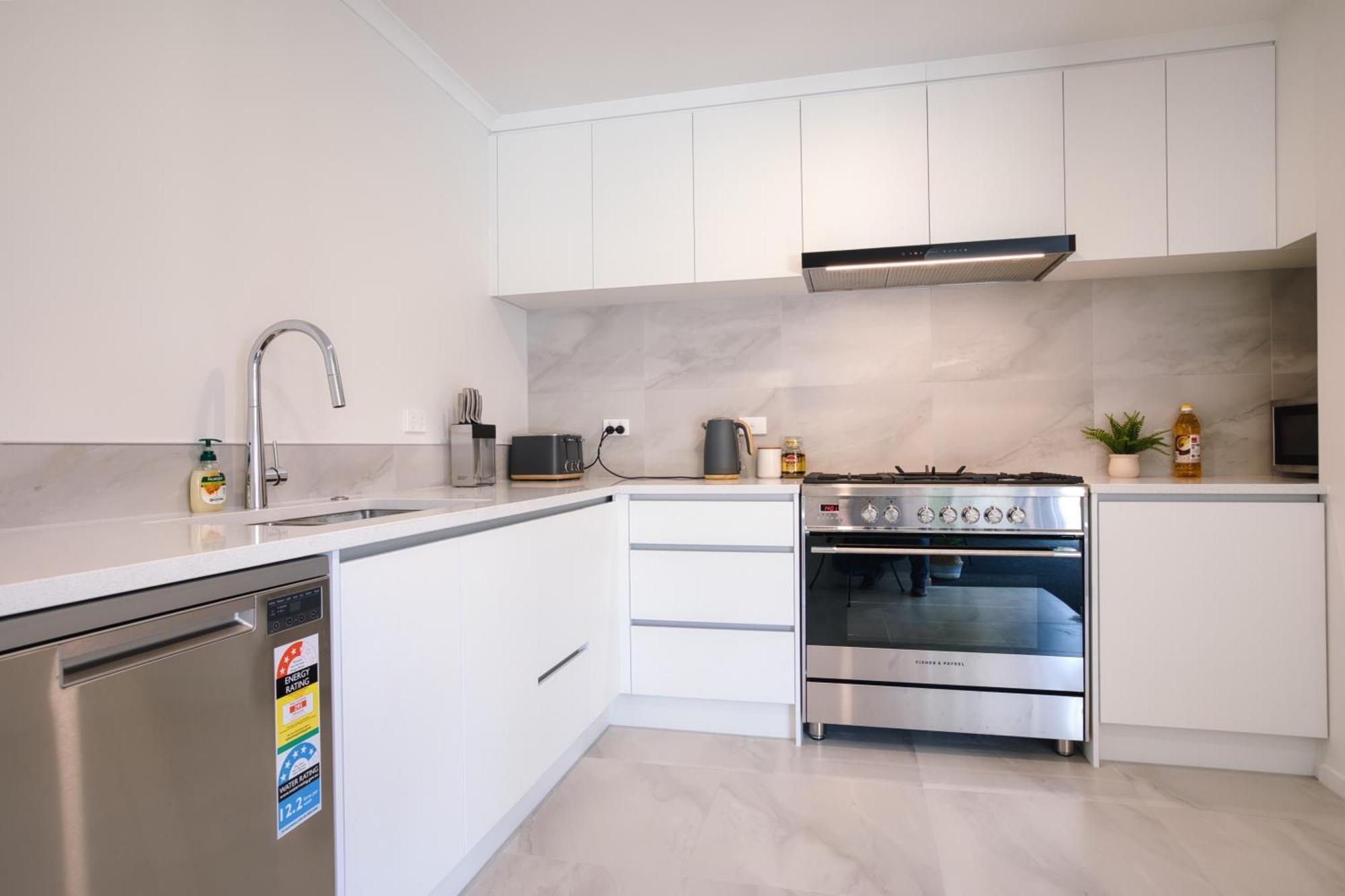 Stylish 4 Bedroom House Brand New In Роторуа Экстерьер фото